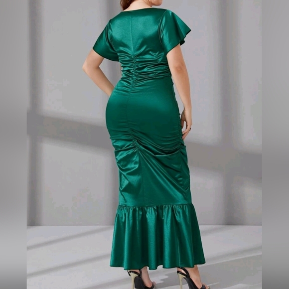 Shein Dress - Picture 2 of 6